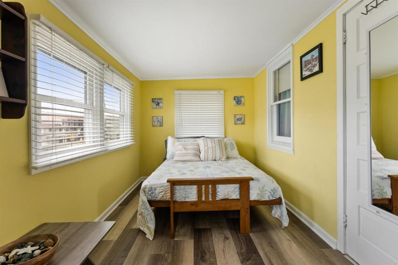 Newly Renovated 4 Bedroom Home Only 2 Blocks From The Beach! Wildwood Exterior foto