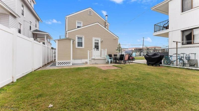 Newly Renovated 4 Bedroom Home Only 2 Blocks From The Beach! Wildwood Exterior foto